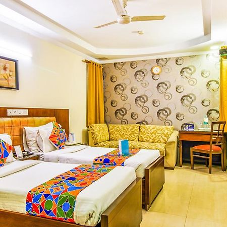 Fabhotel Signature Plaza New Delhi Exterior photo